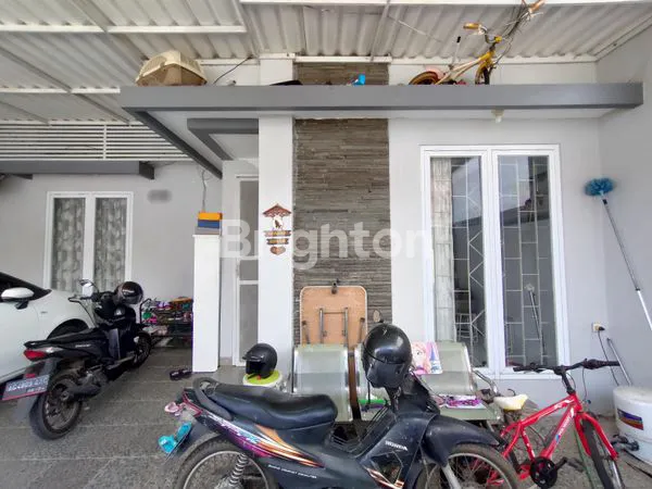 image RUMAH 2 LANTAI SIAP HUNI BANGUNAN BAGUS DAN TERAWAT BERLOKASI DI SEMAMPIR, KEC. KOTA, KOTA KEDIRI (6)
