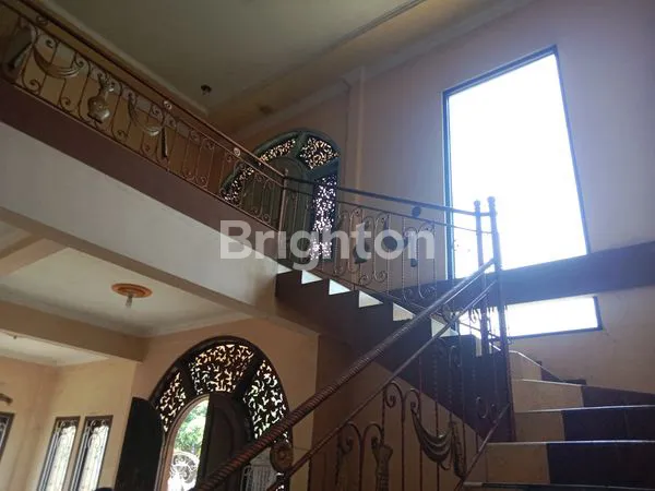 image RUMAH MEWAH ISTIMEWA KOTA MOJOKERTO (7)