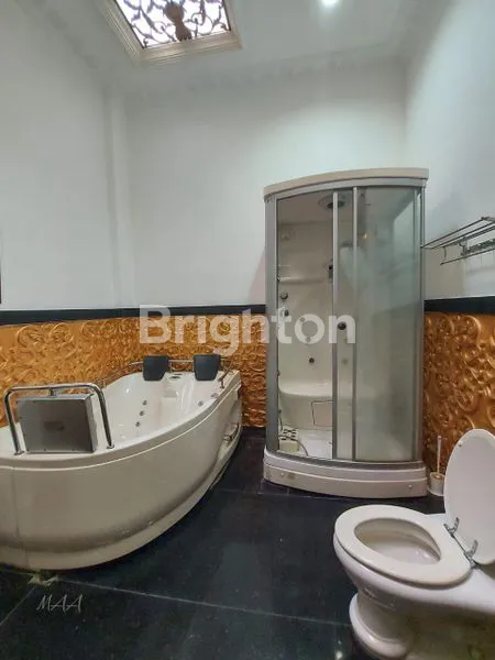 image RUMAH MEWAH SIAP HUNI DI MENTENG (7)