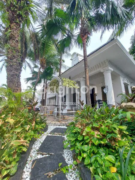 image RUMAH MEWAH SIAP HUNI DI MENTENG (2)