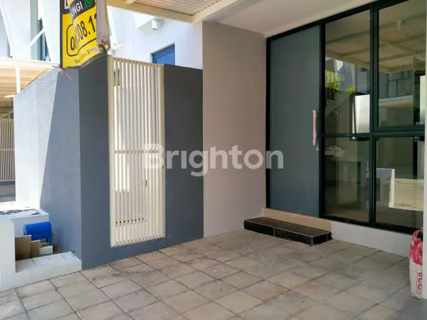 image DI SEWAKAN RUMAH ROYAL RESIDENCE CLUSTER SERENADE 3 LANTAI (1)