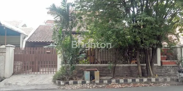 image RUMAH SECOND COCOK UNTUK USAHA DI JALAN RAYA RUNGKUT ASRI (1)