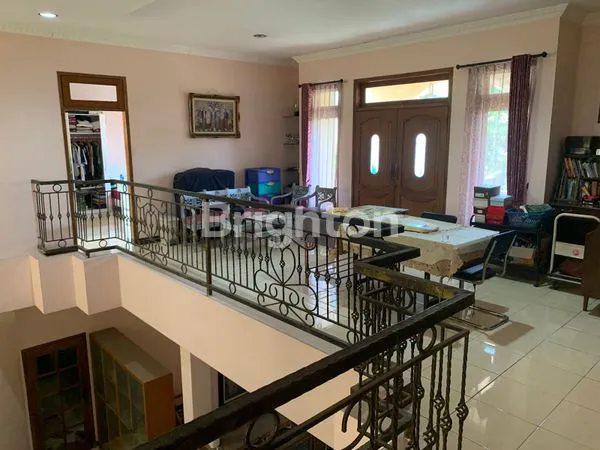 image RUMAH MEWAH SURABAYA TIMUR PANTAI MENTARI KENJERAN MERR DEKAT PAKUWON (2)