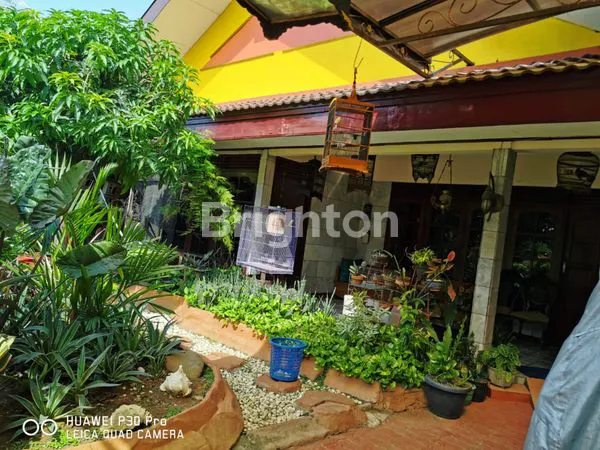 image RUMAH BAGUS STRATEGIS SIAP HUNI, HANYA 150 M DARI INDRAPRASTA (2)