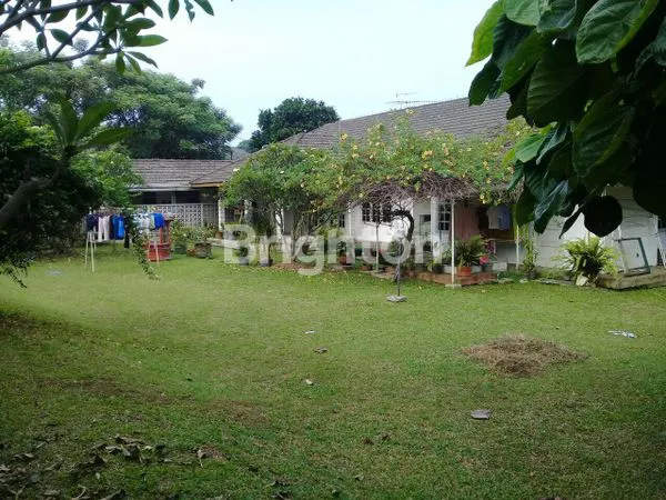 image RUMAH BESAR HITUNG TANAH LOKASI STRATEGIS DENGAN TANAH YANG LUAS DI CINERE (5)
