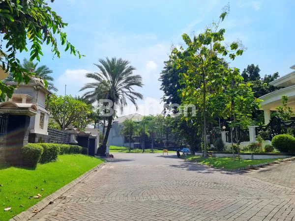 image RUMAH GRAHA FAMILY GOLF VIEW MEWAH FULL FURNISHED ADA SWIMMING POOL DEKAT CLUBHOUSE, TOL, PUSAT BISNIS DAN KOMERSIAL (7)