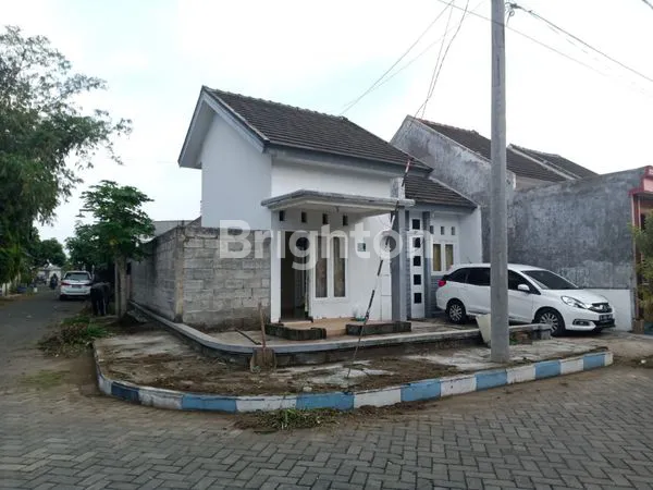 image RUMAH MINIMALIS PERUMAHAN GRAHA PELITA HOOK LOKASI STRATEGIS AKSES JALAN MUDAH (1)