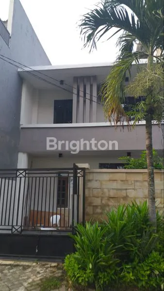 Gambar Property BABATAN PRATAMA RUMAH 2 LANTAI DEPAN TAMAN