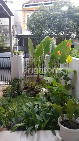 image RUMAH 2 LANTAI SANGAT BAGUS SIAP PAKAI GRAND GALAXY BEBAS BANJIR  (3)