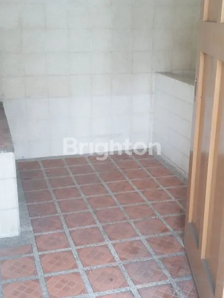 image RUMAH KUNO PUSAT KOTA, DEKAT JALAN BESAR IJEN,  DILENGKAPI DENGAN PAVILIUN. SANGAT COCOK UNTUK USAHA CAFE/RESTO. (3)