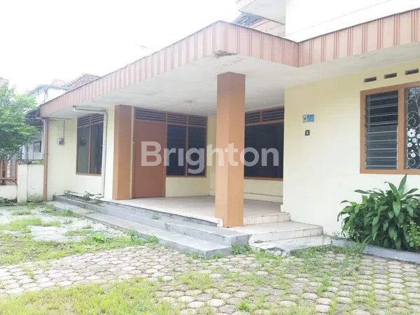 image RUMAH KUNO PUSAT KOTA, DEKAT JALAN BESAR IJEN,  DILENGKAPI DENGAN PAVILIUN. SANGAT COCOK UNTUK USAHA CAFE/RESTO. (6)