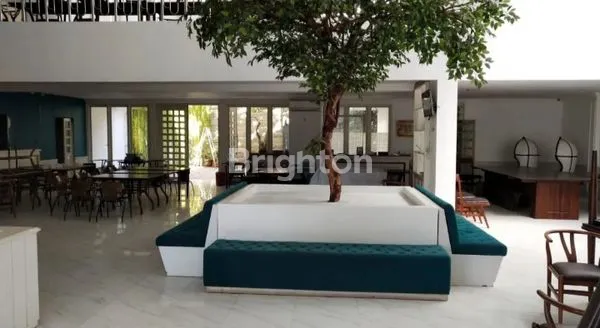 RESTO SIAP PAKAI RAYA JEMURSARI LOKASI STRATEGIS