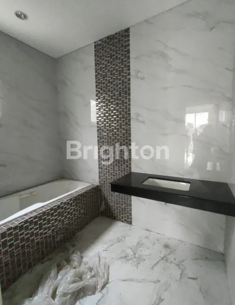 image RUMAH MEWAH KERTAJAYA INDAH, DEKAT ITS & GALAXY MALL (5)