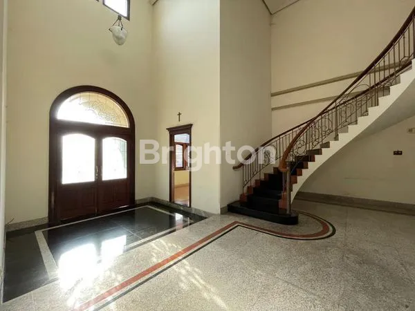 image DHARMAHUSADA INDAH SELATAN SIAP HUNI LOKASI STRATEGIS SANGAT LUAS DAN BANGUNAN MEWAH (6)