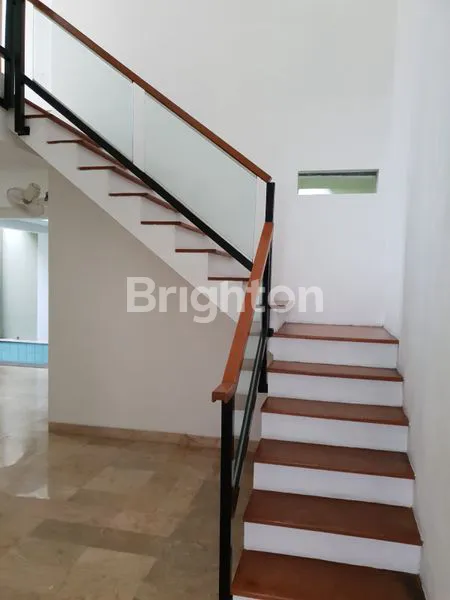 image 2 LANTAI KAWASAN PRIVATE (8)