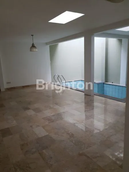 image 2 LANTAI KAWASAN PRIVATE (4)