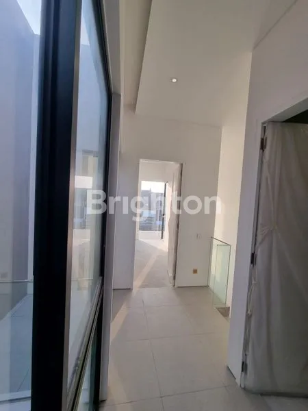 image RUMAH 3LANTAI SUTOREJO MULYOSARI SELANGKAH DARI GALAXY MALL MERR PAKUWON CITY SURABAYA (13)