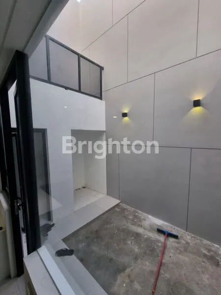 image RUMAH 3LANTAI SUTOREJO MULYOSARI SELANGKAH DARI GALAXY MALL MERR PAKUWON CITY SURABAYA (18)