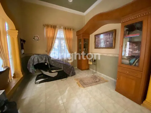 image RUMAH MEWAH DI MEDAN JOHOR (3)