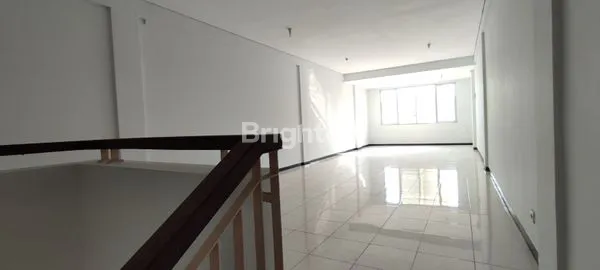 image STRATEGIS 4 LANTAI, NOL RAYA MERR. BERSEKAT SIAP PAKAI.  (2)