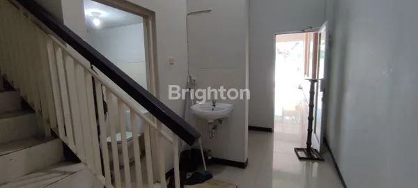 image STRATEGIS 4 LANTAI, NOL RAYA MERR. BERSEKAT SIAP PAKAI.  (4)