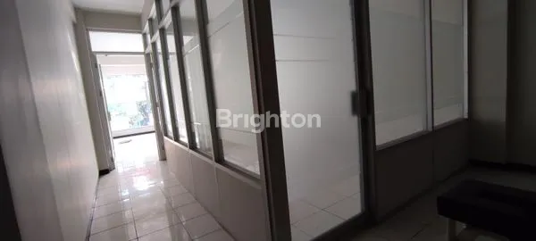 image STRATEGIS 4 LANTAI, NOL RAYA MERR. BERSEKAT SIAP PAKAI.  (5)