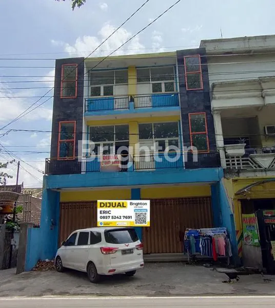 image RUKO 3 LANTAI LOKASI SANGAT STRATEGIS SIAP PAKAI BERLOKASI DI SALAH SATU JALAN UTAMA KOTA KEDIRI (1)