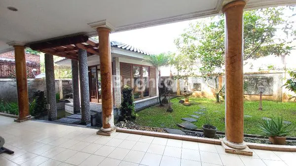 image RUMAH FULL FURNISHED DI SENTUL CITY CLUSTER BUKIT GOLF (8)