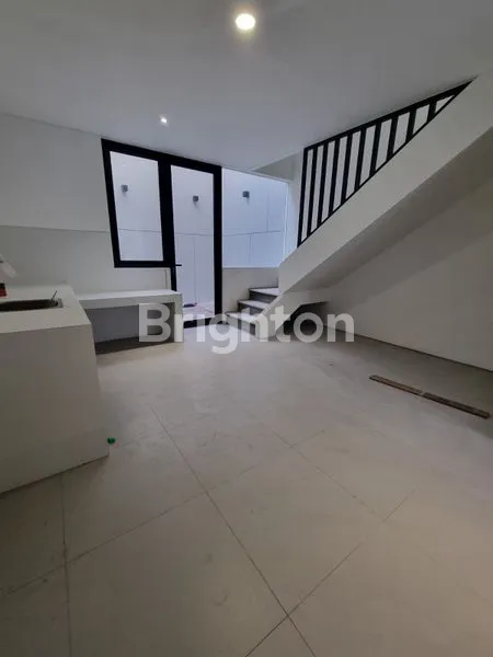 image RUMAH BARU GRESS 3 LT MODERN MINIMALIS ELEGAN DAN MEWAH DI SUTOREJO TIMUR SURABAYA (4)