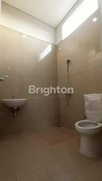 image RUMAH BARU DAN GRESS 2 LT DI MANYAR TIRTOASRI SURABAYA (3)