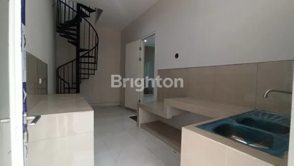 image RUMAH BARU DAN GRESS 2 LT DI MANYAR TIRTOASRI SURABAYA (8)