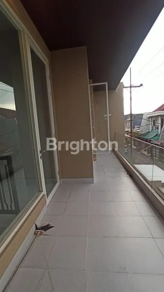 image RUMAH BARU DAN GRESS 2 LT DI MANYAR TIRTOASRI SURABAYA (5)