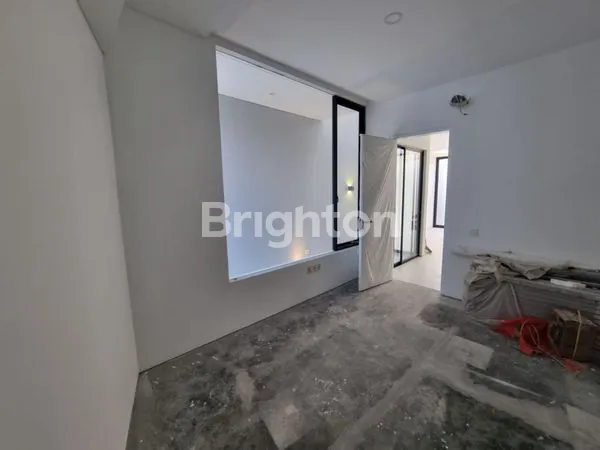 image RUMAH  BRAND NEW (TIGA) LANTAI SUTOREJO TIMUR (6)