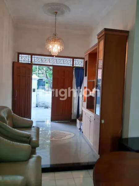 image RUMAH DI BARUK UTARA SURABAYA (2)