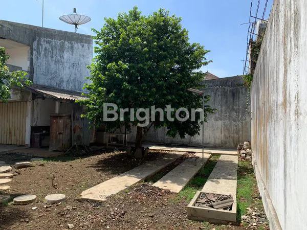 image ##HITUNG TANAH# BONUS BANGUNAN KOKOH "MAGRONG-MAGRONG" DI KOTA BATU. MASIH ADA LAHAN KOSONG LUAS DI BELAKANG. NEGO SAMPE DEAL (6)