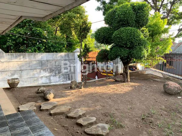 image ##HITUNG TANAH# BONUS BANGUNAN KOKOH "MAGRONG-MAGRONG" DI KOTA BATU. MASIH ADA LAHAN KOSONG LUAS DI BELAKANG. NEGO SAMPE DEAL (1)