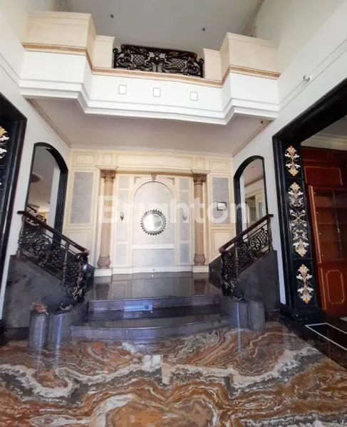 image RUMAH PAKUWON INDAH CLASSIC SANGAT MEWAH DEKAT MALL, PUSAT BISNIS DAN KOMERSIAL (3)