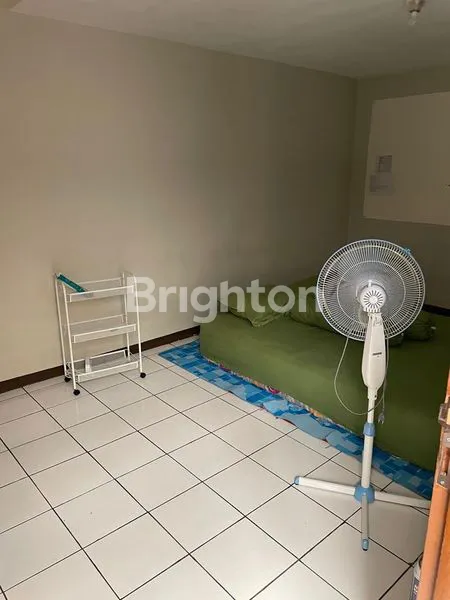 image RUMAH BESAR DENGAN BANYAK KAMAR TIDUR - BISA UNTUK RUMAH KOST (4)