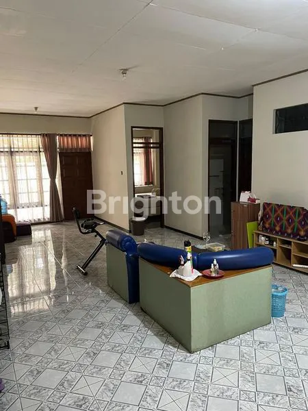 image RUMAH BESAR DENGAN BANYAK KAMAR TIDUR - BISA UNTUK RUMAH KOST (5)