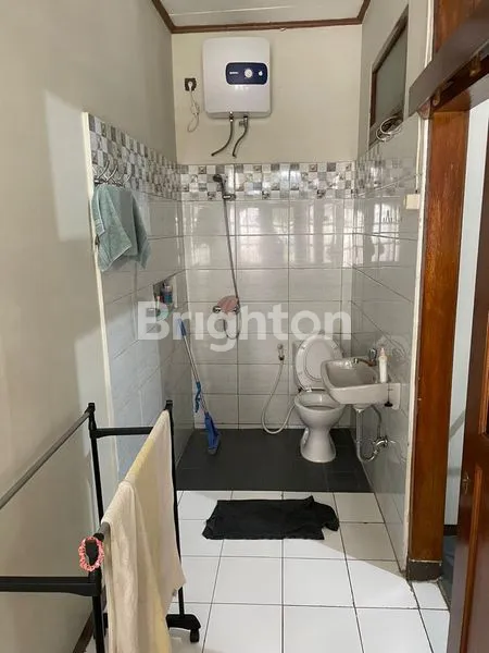 image RUMAH BESAR DENGAN BANYAK KAMAR TIDUR - BISA UNTUK RUMAH KOST (7)