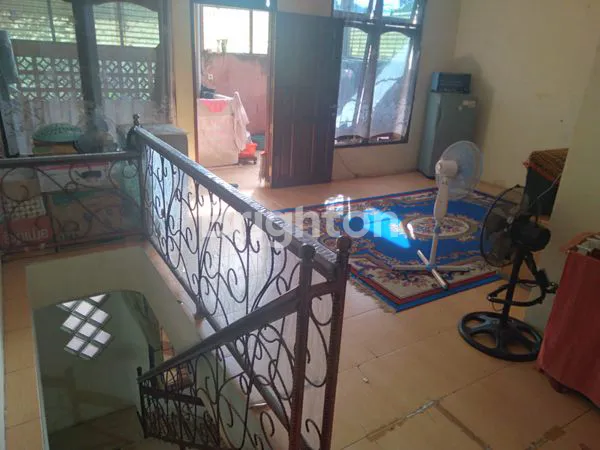 image RUMAH STRATEGIS DUA LANTAI DI PERUMAHAN BALIKPAPAN BARU (3)