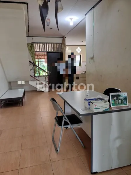 image RUMAH STRATEGIS DUA LANTAI DI PERUMAHAN BALIKPAPAN BARU (4)