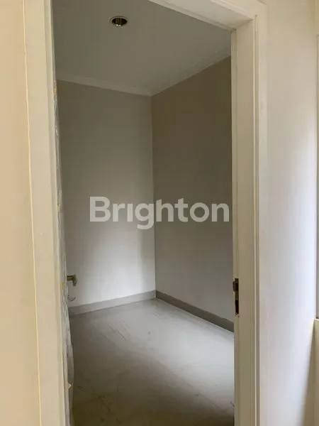 image RUMAH DI DAERAH GADING SERPONG SAMARA VILLAGE MASIH SEGEL DAN SIAP HUNI (4)