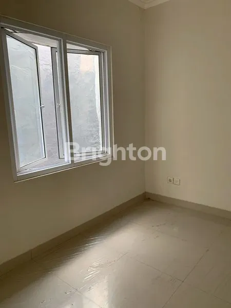 image RUMAH DI DAERAH GADING SERPONG SAMARA VILLAGE MASIH SEGEL DAN SIAP HUNI (5)