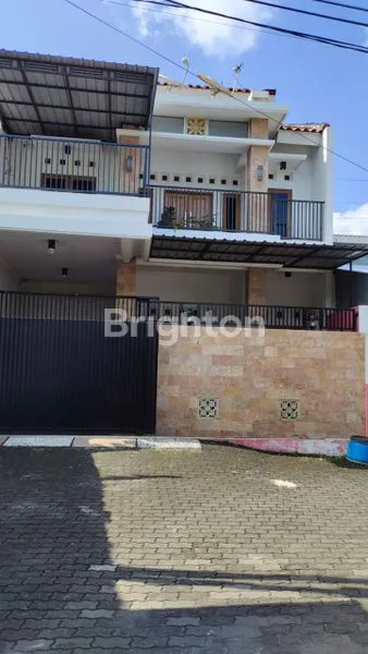 image RUMAH MEWAH DI PADEPOKAN GANESHA GAYAMSARI SEMARANG (1)