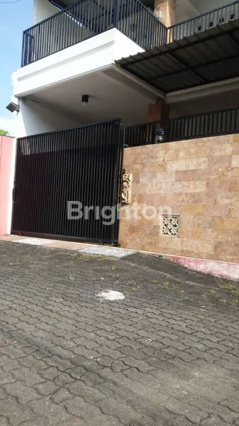 image RUMAH MEWAH DI PADEPOKAN GANESHA GAYAMSARI SEMARANG (2)