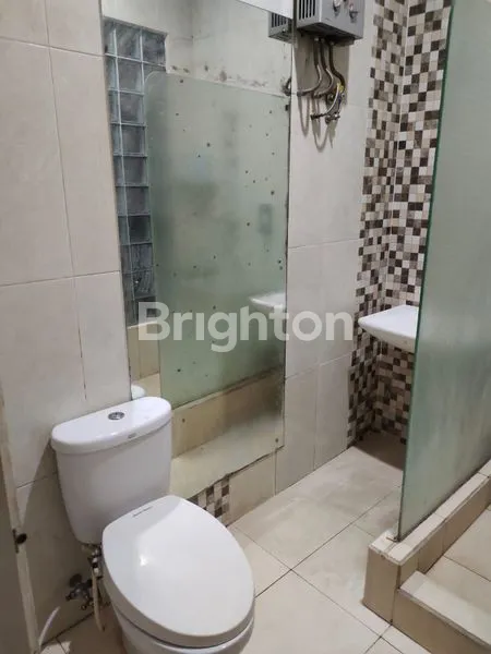 image RUMAH MEWAH DI PADEPOKAN GANESHA GAYAMSARI SEMARANG (7)