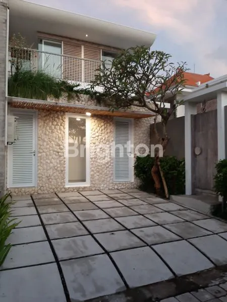image CHARMING MODERN VILLA AT SEMINYAK SELANGKAH KE PANTAI BATU BELIG (1)