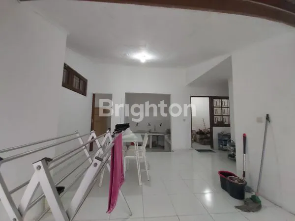 image SURABAYA SELATAN DEKAT UBAYA, 2 LANTAI LUAS & TERAWAT, BISA NEGO (7)
