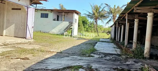 image GUDANG SIAP PAKAI STRATEGIS TEPAT BERADA DI NOL JALAN RAYA (6)